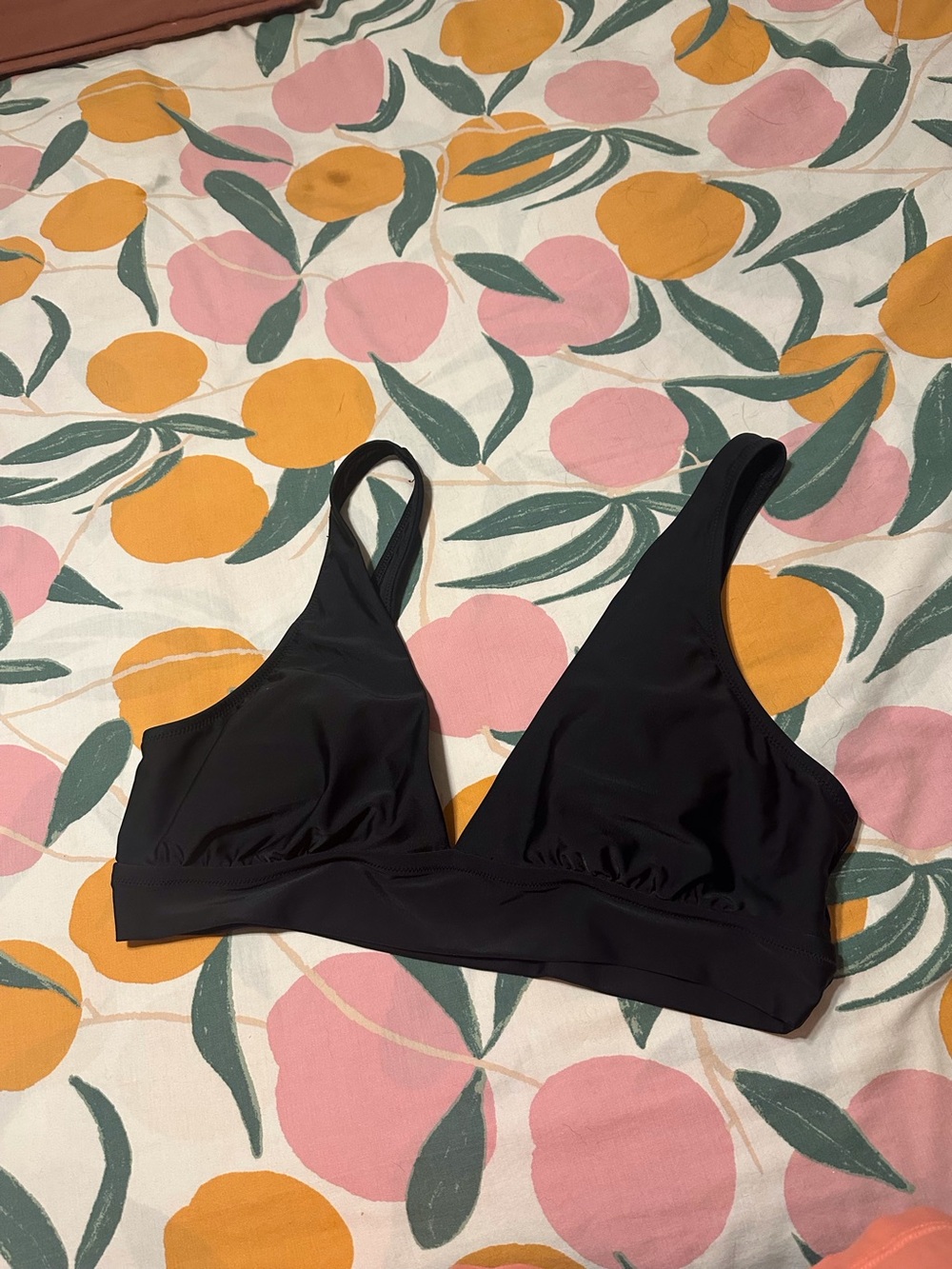 Aerie black Swimsuit bikini top size XL
Top size: XL triangle